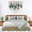 Grande tenture murale en macramé, décor bohème pour la maison, tapisserie en macramé tissée à la main, motif de feuilles bohèmes, décoration murale moderne et chic pour chambre, salon, chambre d'enfant ou bureau. Dimensions : 99 cm (largeur) x 75 cm (longueur).