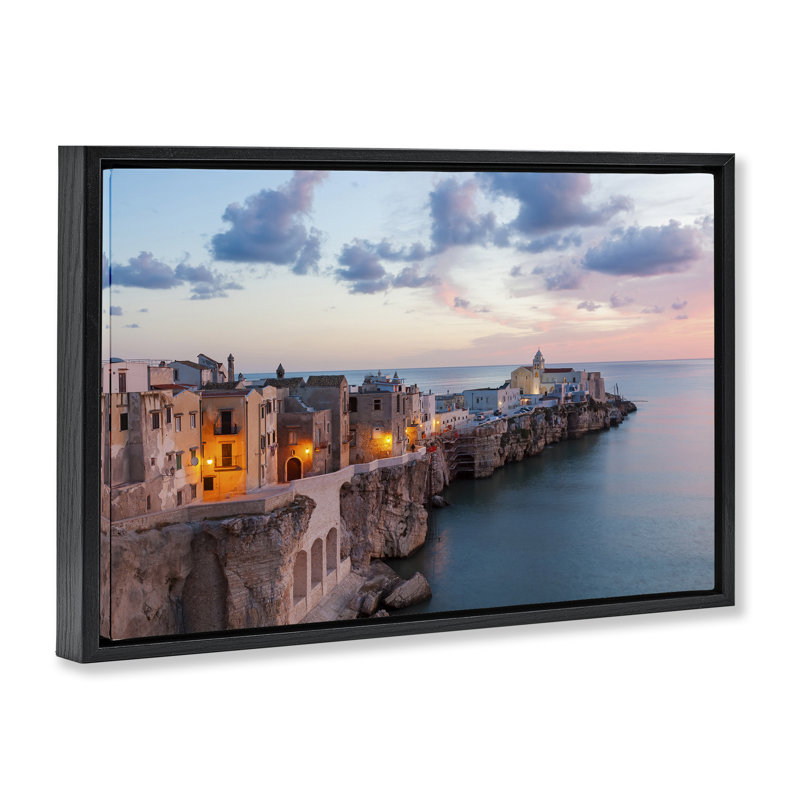 «Coastal City Architecture» par Danita Delimont, Cadre flottant noir de jais, H 21 po x l 31 po