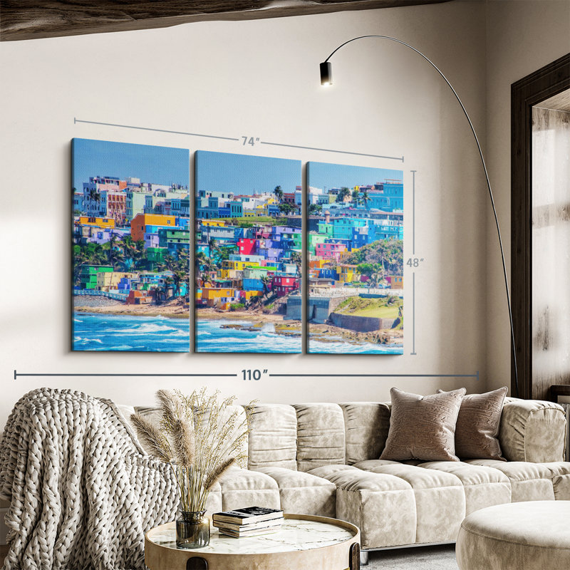«Vibrant Seaside Town» sur toile, H 48 po x l 74 po x P 1,25 po