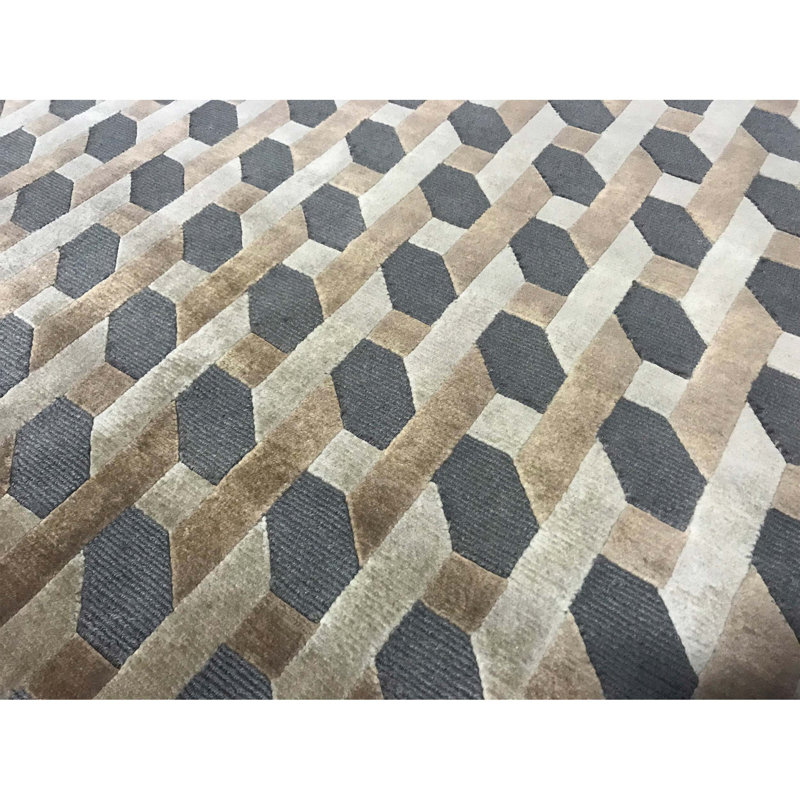 Hand-Knotted High-Quality Beige Area Rug