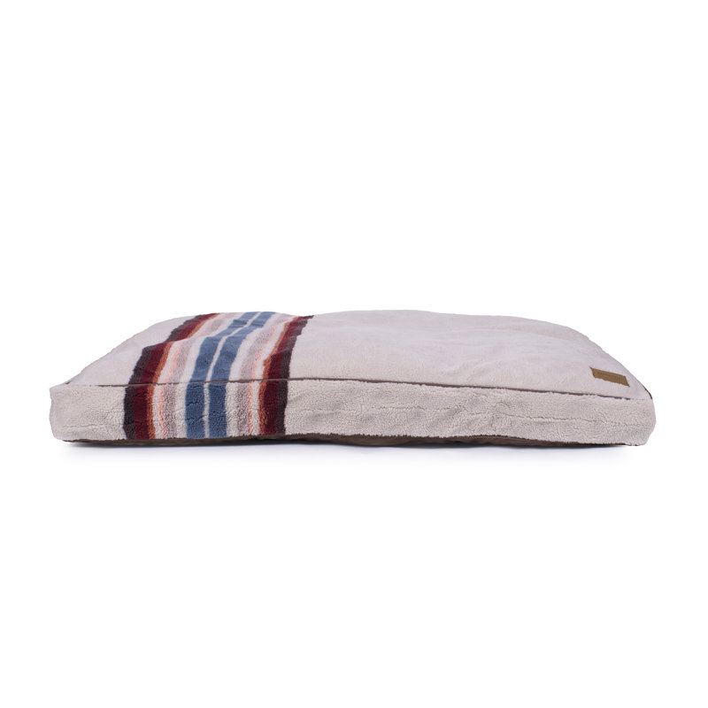 Pendleton Pet Napper, Serape Rosewood, Small (28"w x 20"d x 4"h)