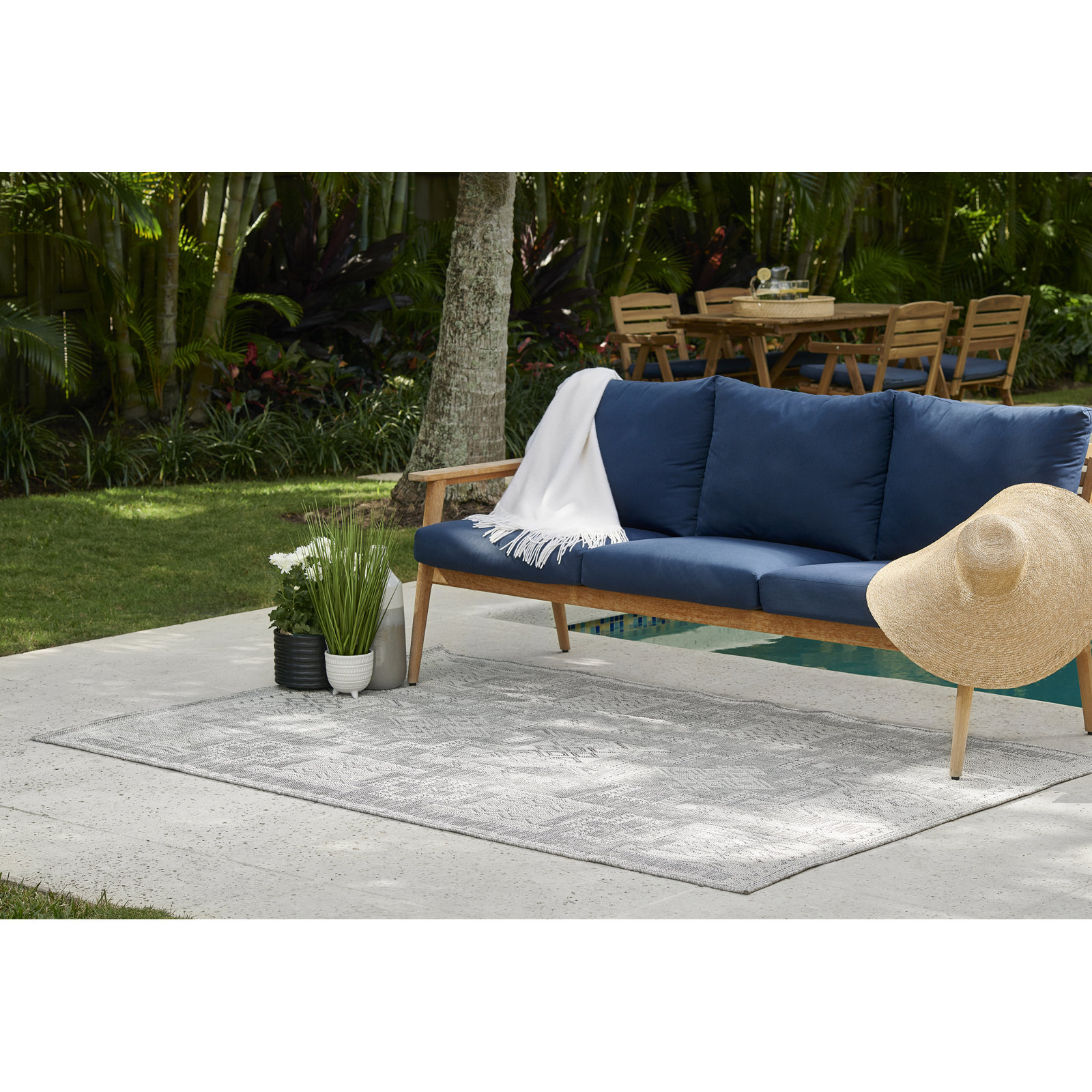 Pavia Gray Indoor/Outdoor Rug, Rectangle 6'6" x 9'