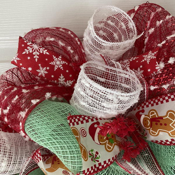Red Wreath Wrapping Paper