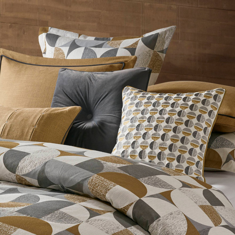 9 PCSSoft Bedding Sets, King Comforter + 8 Additional Pieces