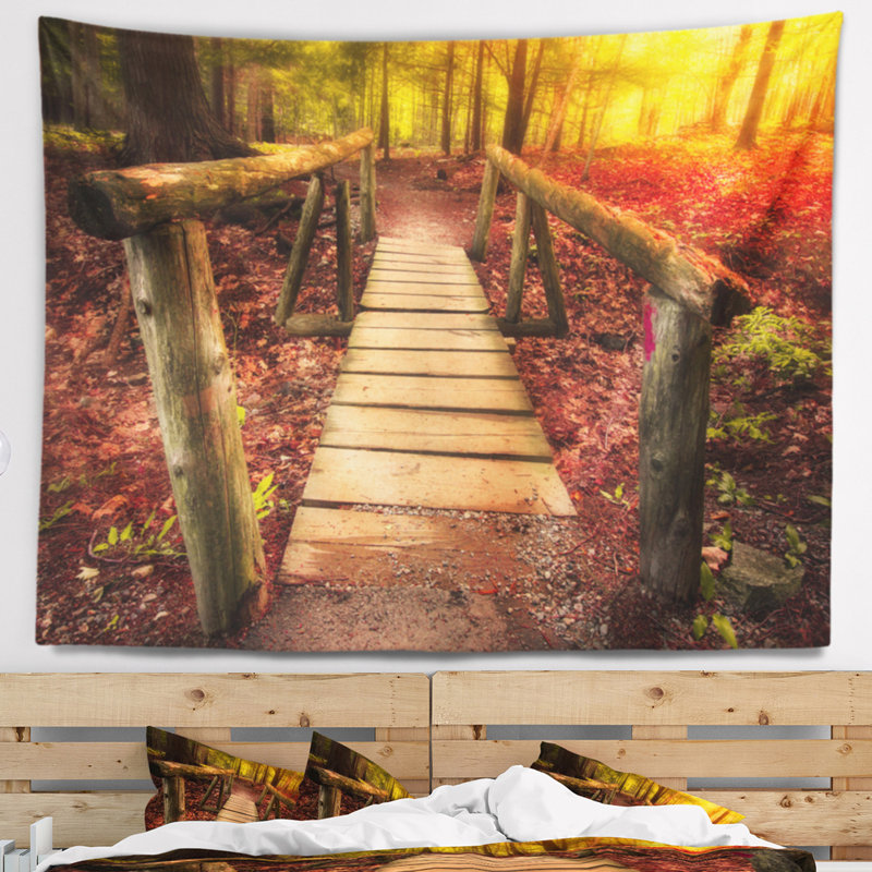 Magnifique pont en tapisserie dorée, H 32 po x l 39 po