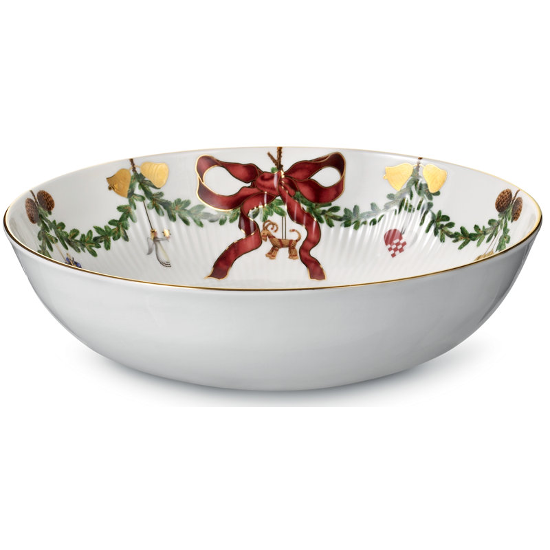 Royal Copenhagen Star Fluted Christmas Bone China 59 fl oz. Salad Bowl