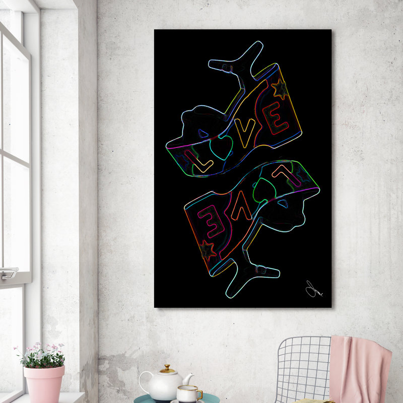 «Shoe Love», reproduction sur toile, H 60 po x l 36 po x P 1,5 po, Toile tendue