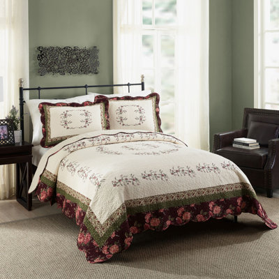 Brooke Floral Embroidered Scalloped Quilt Set