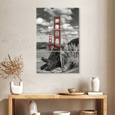 Lilie Red San Francisco Bridge