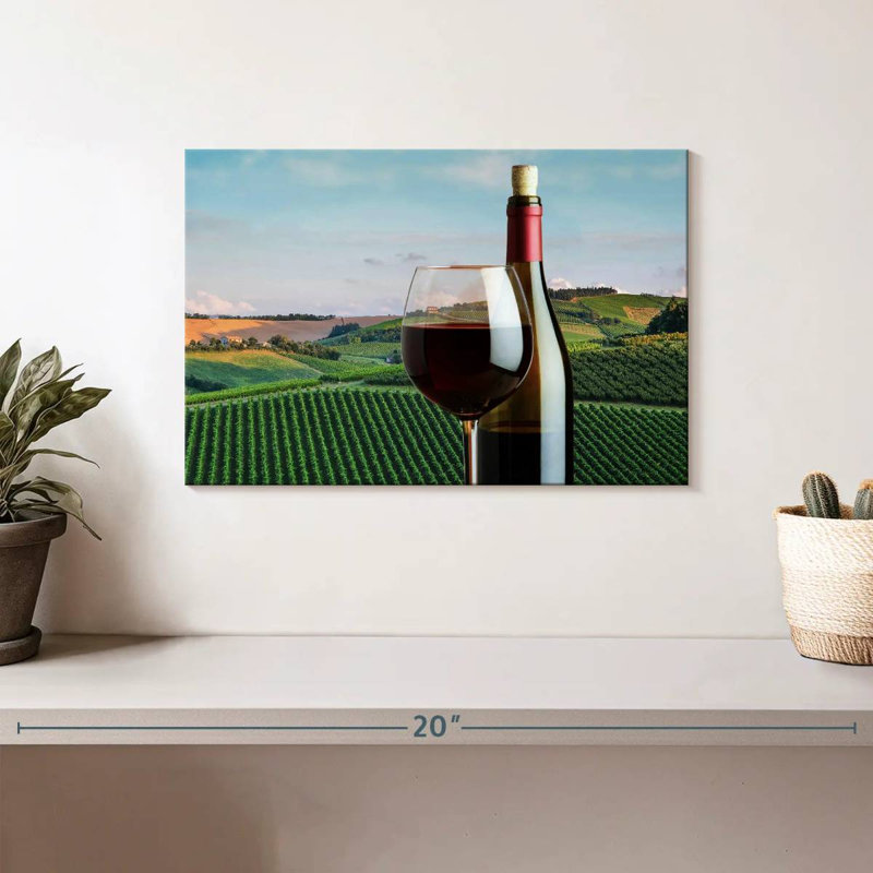 Vin rouge Yarlin en Toscane, H 8 po x l 12 po