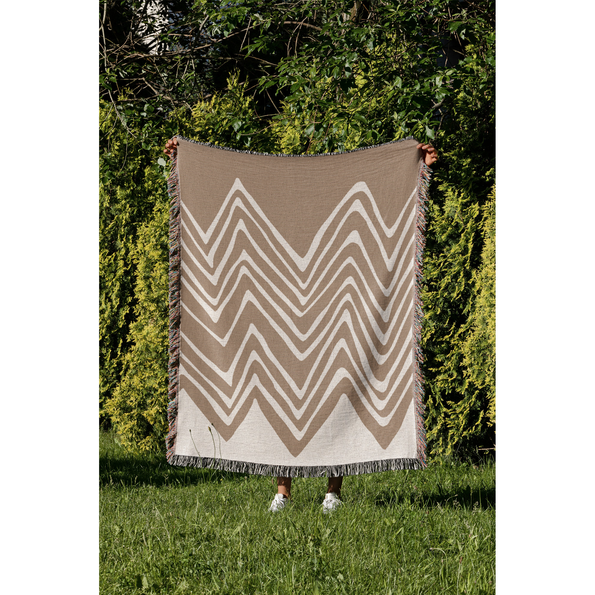 Addai Abstract Triangle Pattern Blanket , Beige, Throw
