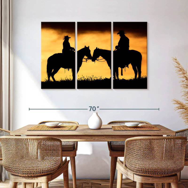 Lelar Cowboy et Cowgirl sur leurs chevaux au coucher du soleil, H 36 po x l 57 po