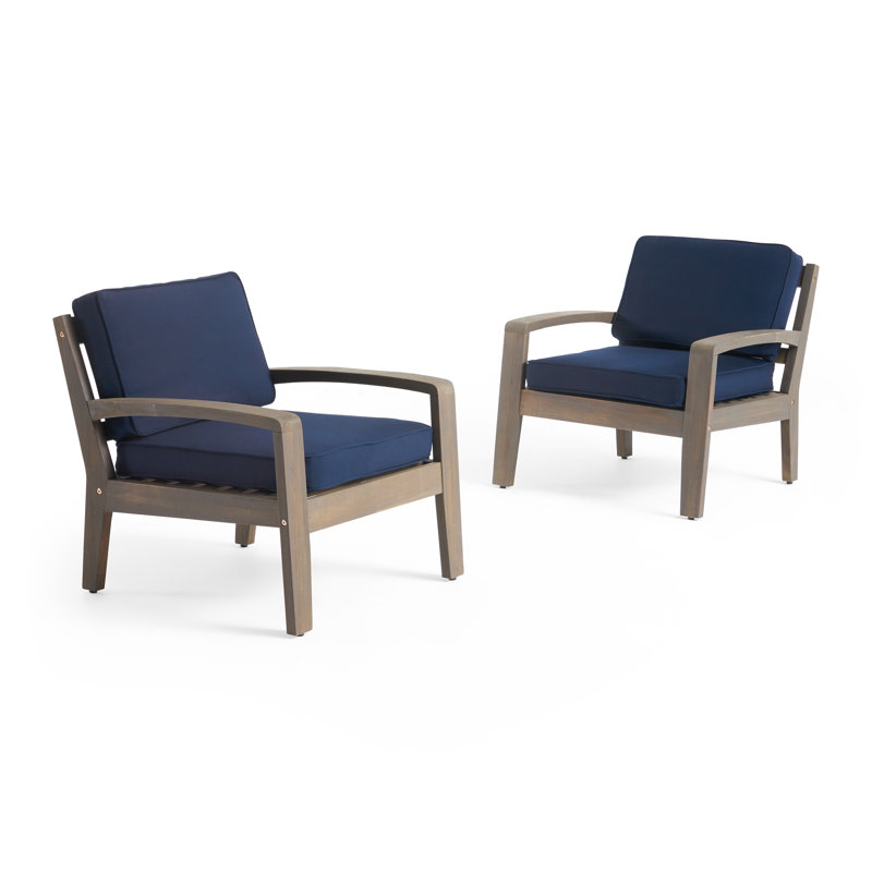 Chaise de patio en bois d'acacia avec coussins Sunbrella Holly Springs, Structure grise / coussin bleu marine
