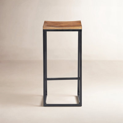Tabouret en bois massif