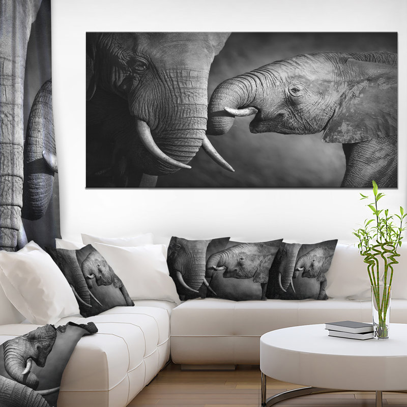 Éléphants montrant l'affection - impression d'art graphique, H 28 po x l 60 po, Toile tendue