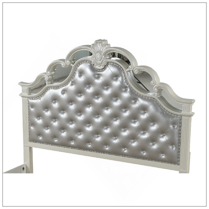 Lit capitonné capitonné en bois blanc