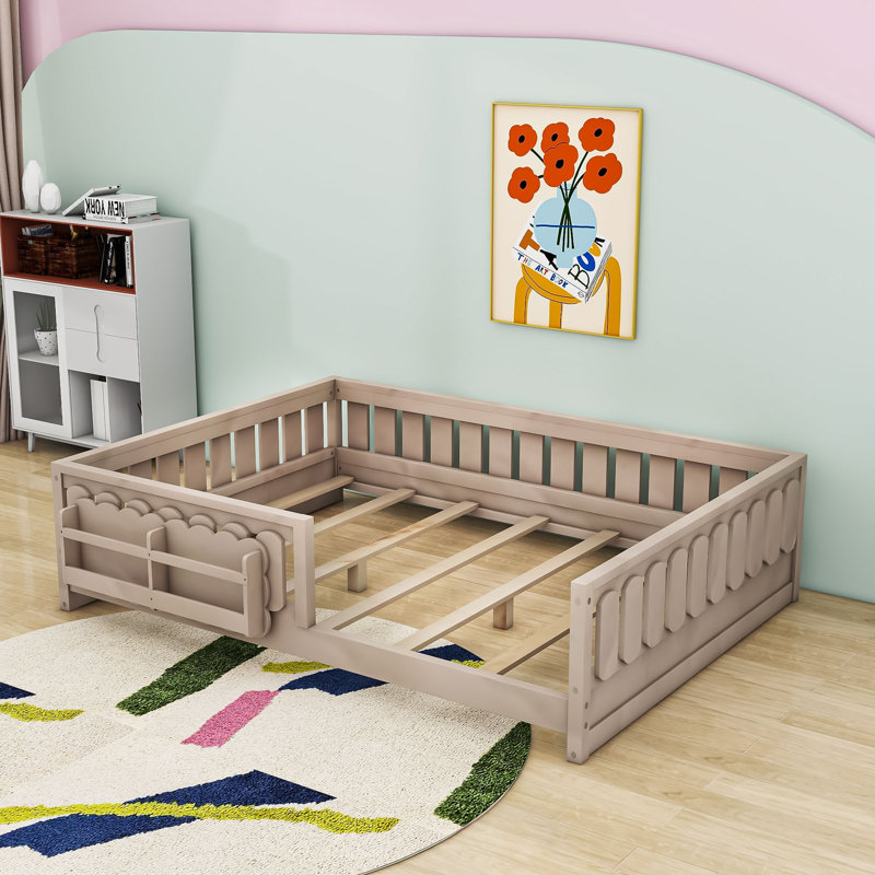 Lit plateforme en bois avec tablettes de rangement et garde-corps, Lit double, Naturel
