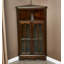 Armoire à vin de coin autoportante avec rangement à trois niveaux-312506504