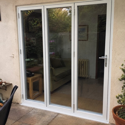 Porte pliante en aluminium pliante à gauche en verre blanc l 96 po x H 96 po (3 + 0)