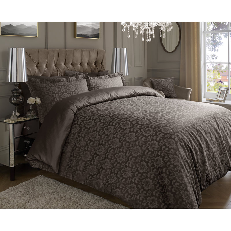 Statler Cotton Blend Damask Duvet Cover Set with Pillowcases, Super King - 2 Standard Pillowcases, Brown