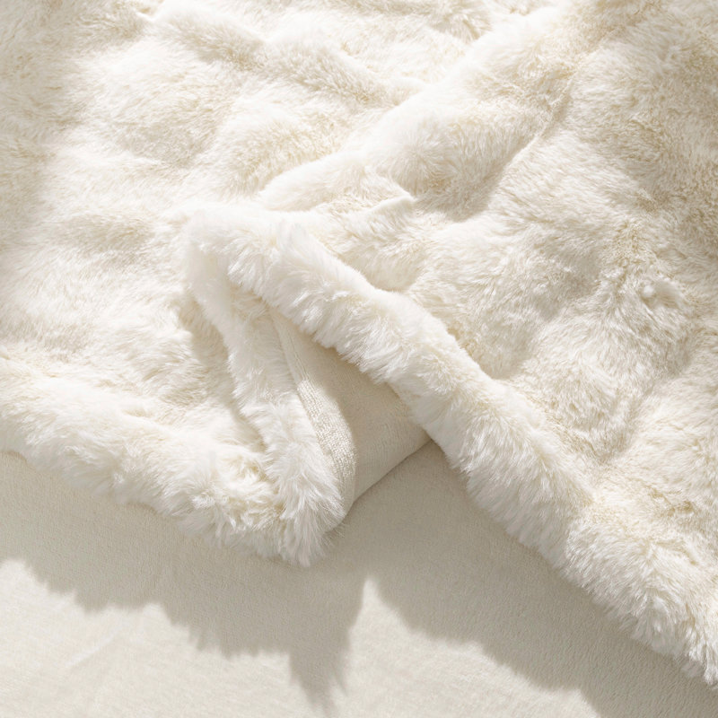Luxury Cozy Warm Faux Fur Throw Blanket, Reversible Blanket for Sofa, Living Room, Bedroom, Beige/White, Queen