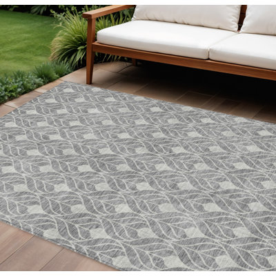 Tapis intérieur / extérieur géométrique lavable gris et gris clair 8 pi x 10 pi HomeRoots