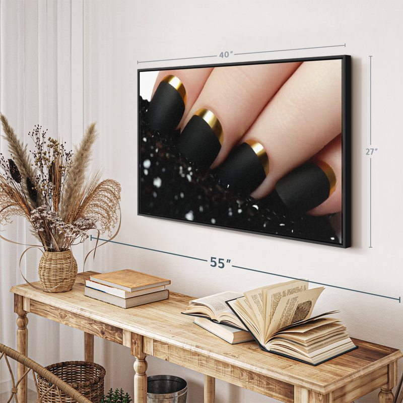 «Matte Black Nails Wall Art», H 27 po x l 40 po