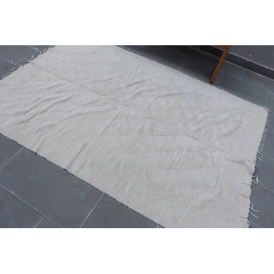 Tapis turc rétro vintage en kilim beige pour la salle à manger ou la cuisine - Kilim authentique de la Turquie