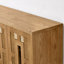 Buffet Mid-Century moderne avec motif ajouré sculpté-130670340