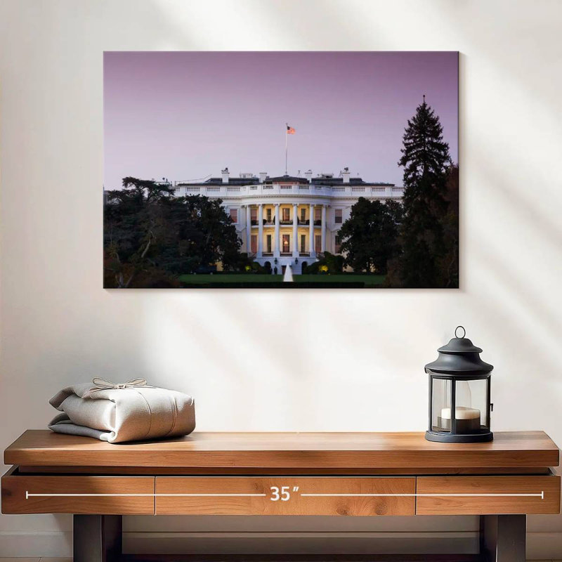 Maison blanche au crépuscule, H 16 po x l 24 po