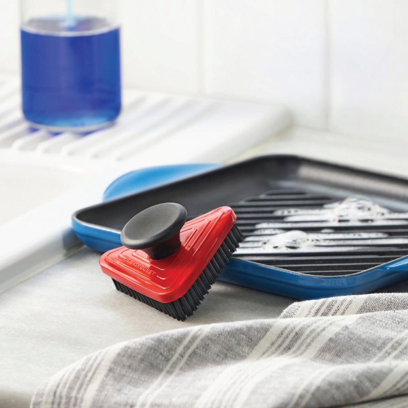 Le Creuset Set Of 2 Cleaning Brushes Cerise, Black