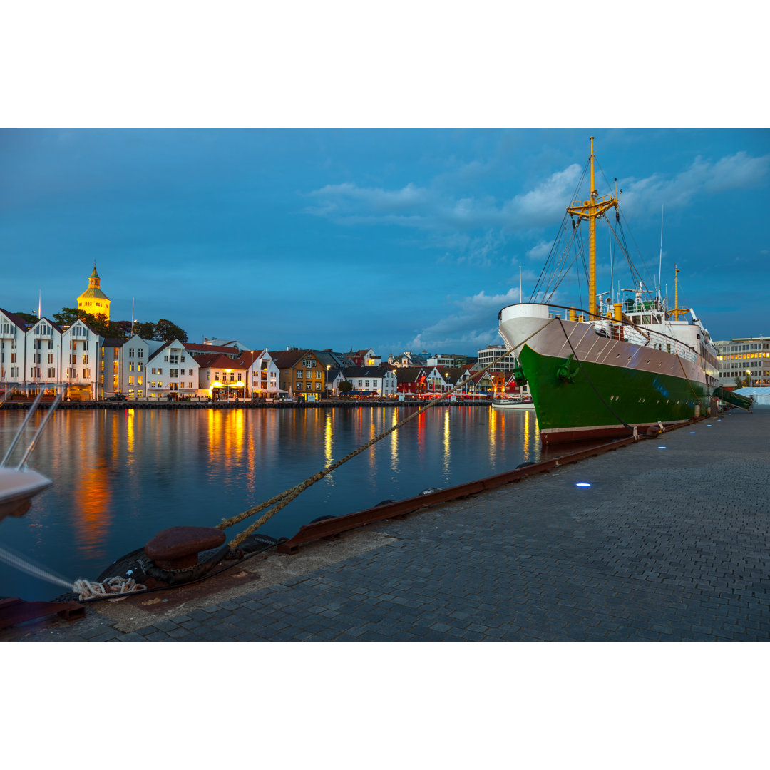 Stavanger bei Nacht - Kunstdrucke auf Leinwand