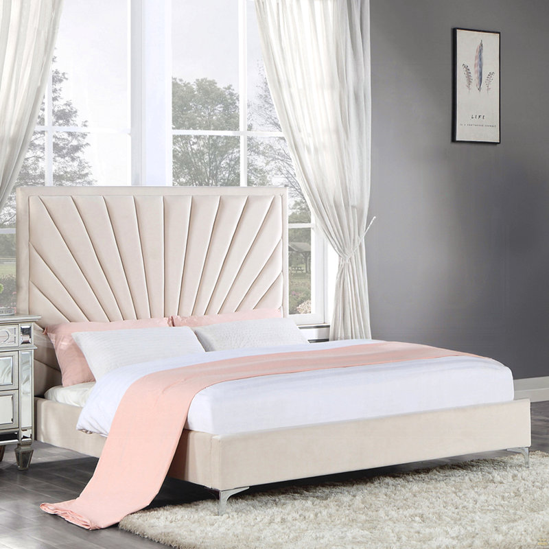 Grand lit plateforme tapissier en velours