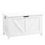 Coffre de rangement de couleur blanche, conception classique, charnières robustes, rangement polyvalent rétro dans la chambre à coucher, rangement, poignée en U, structure, convient au vestibule-130797179