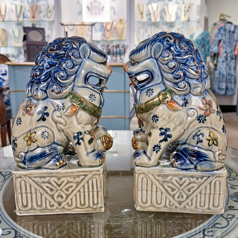 Porcelain Lucky Foo Dogs – Hand-Painted Floral (Set of 2)