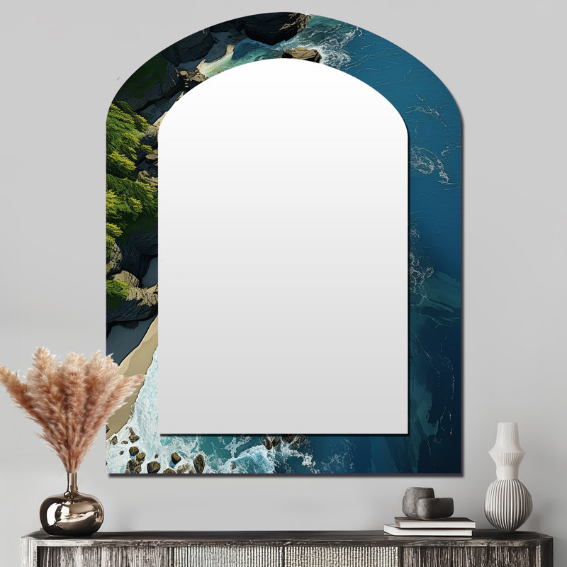 Vue aérienne de l'île tropicale II - miroir décoratif en arche côtière sur métal, 43 po x 33 po