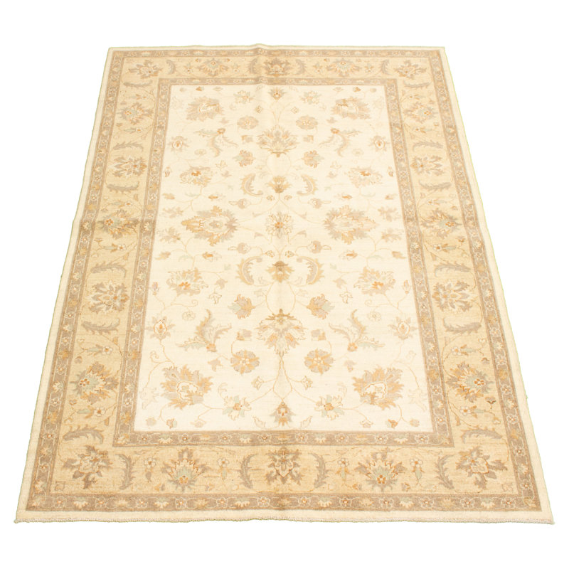 Tapis en laine crème/ivoire 6 pi 2 po x 8 pi 10 po à la main one-of-kind-noué la 2010 ushak Burnsdale