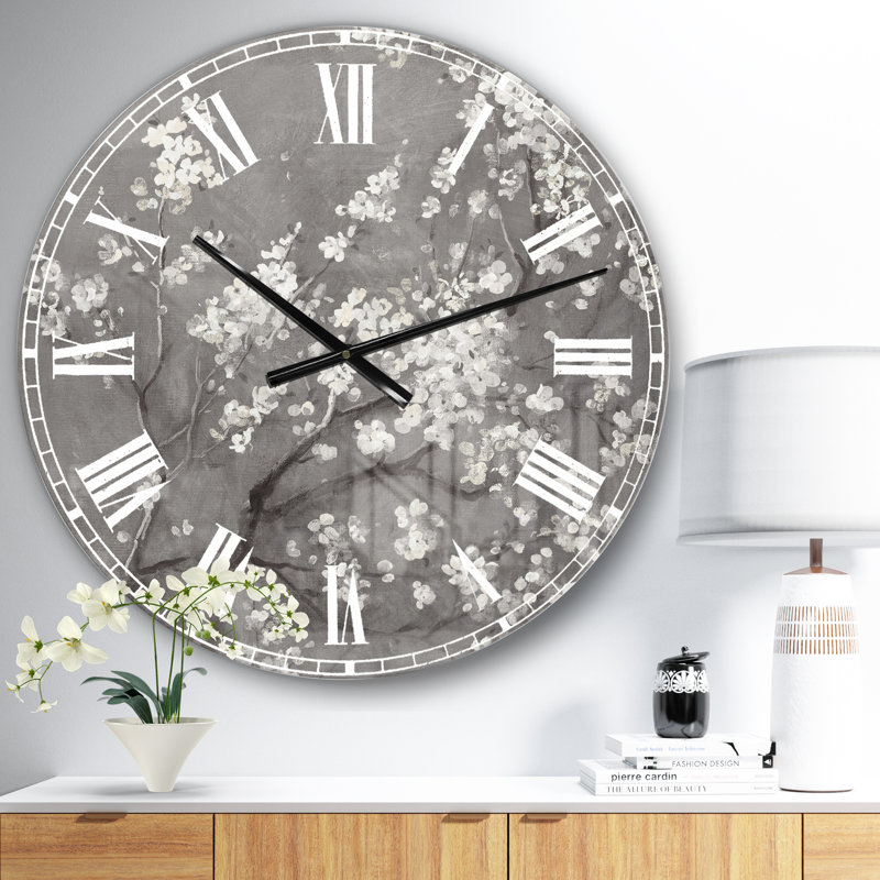 Adetoun White Cherry Blossoms I - Horloge murale traditionnelle, Petit