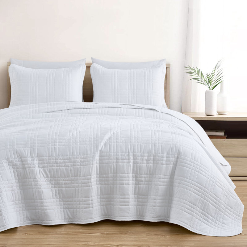 Lightweight Microfiber Reversible 3 Piece Coverlet / Bedspread Set, Queen Bedspread + 2 Standard Shams, White