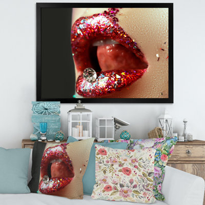 " Artistic Woman Lips Make-up "