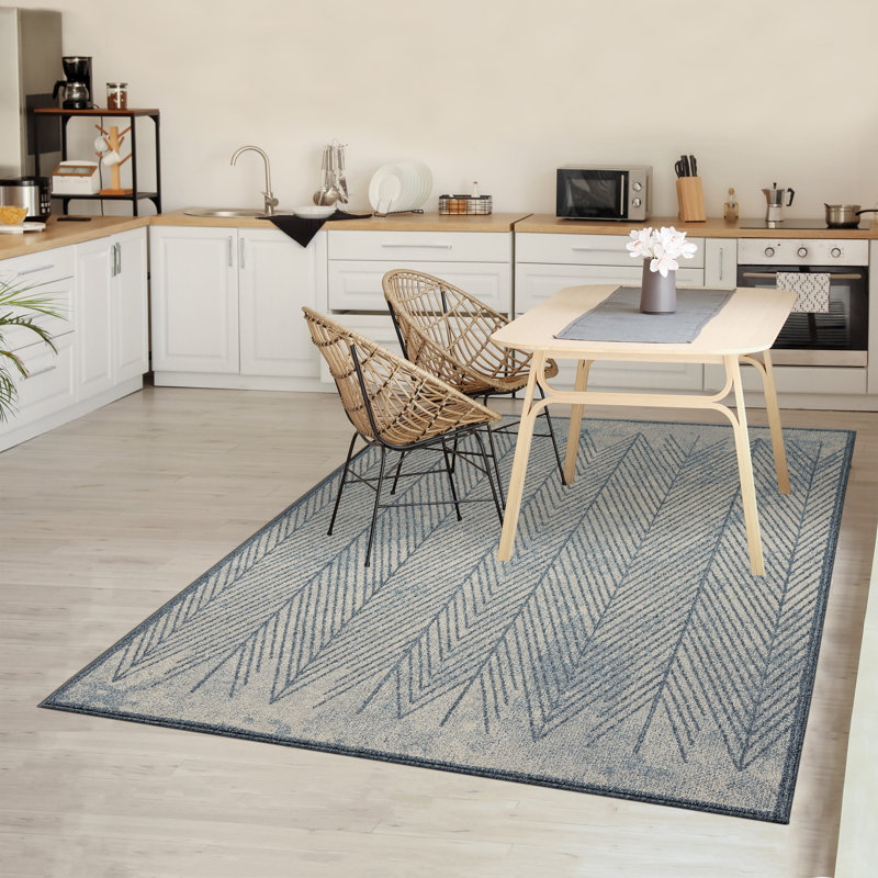 Douglasville Geometric Indoor Rug, Rectangle 6'7" x 9'1"