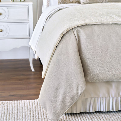 Romilly Bed Runner