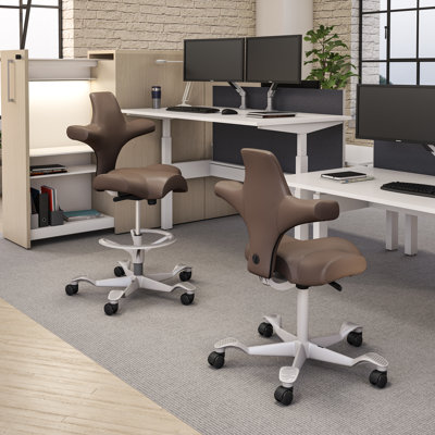 Fauteuil réglable en position assise / debout HœG Capisco
