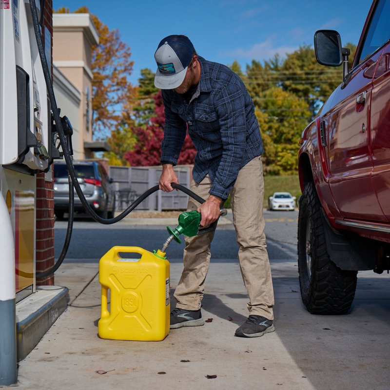 Scepter SmartControl Dual Handle Diesel Gas Container Jug, 5 Gal, 2 Pack, Red, Yellow