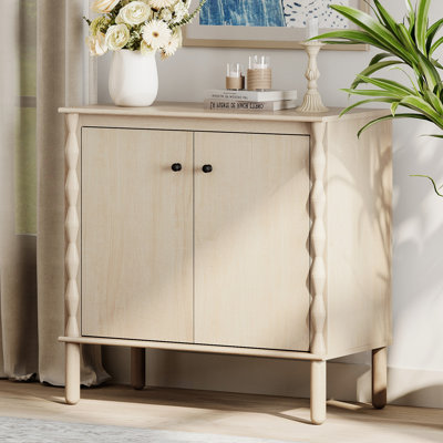 Buffet avec pieds en bois massif et motif en relief fait à la main, chêne