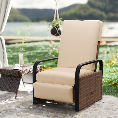 Wicker Outdoor Lounge Chair
