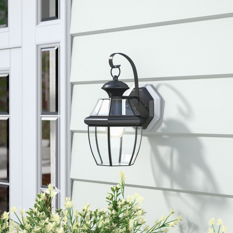 Lanterne murale d'extérieur biseautée Newbury, Noir mystique, l 8 po x H 14 po x P 8 po