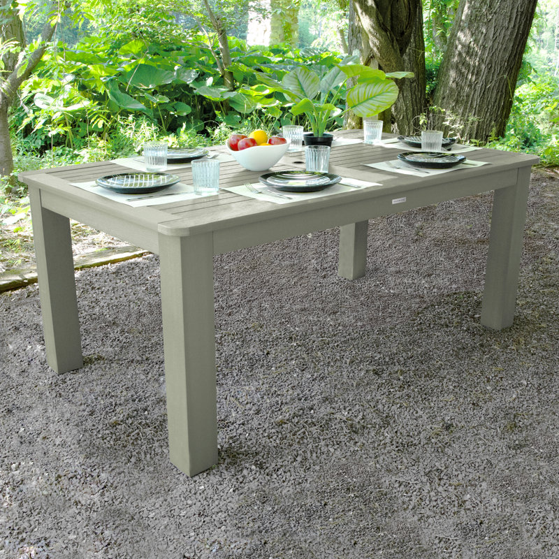 Table de salle à manger en plastique Highsmith, H 30 po x l 42 po x P 72 po, Eucalyptus