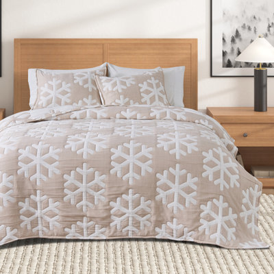 Reversible Snowflake Quilt Set