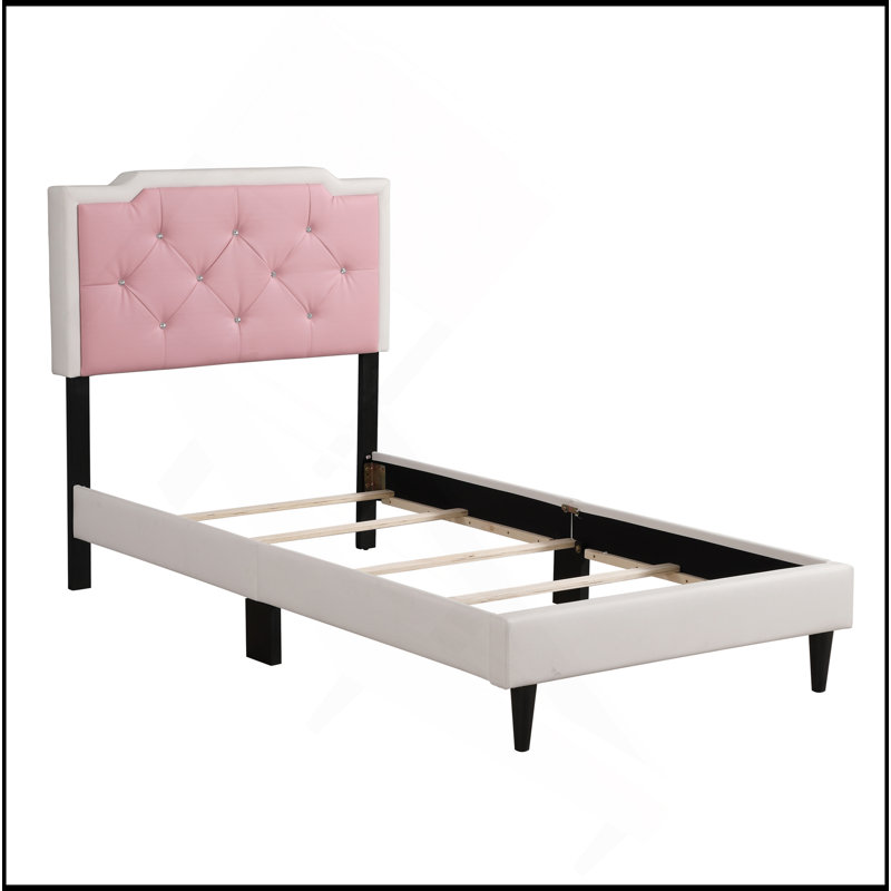 Charmant lit double blanc pour les espaces confortables